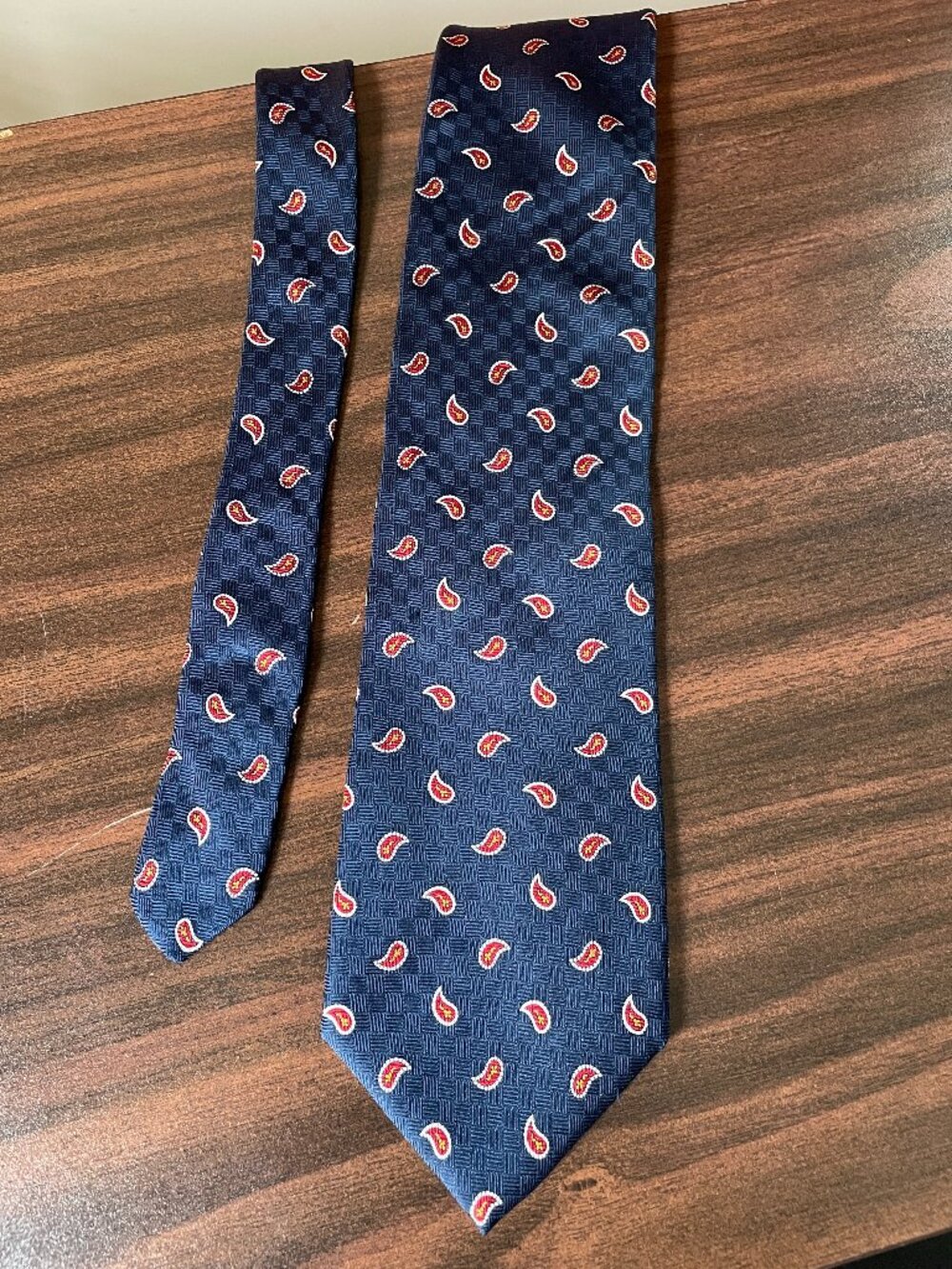 Brooks Basics Navy Paisley 100% Silk Tie — Classic Preppy Menswear